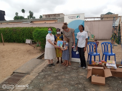 Remise de prix aux meilleurs &eacute;l&egrave;ve de l'EPV Le Petit Baobab
