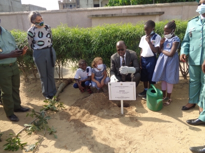 C&eacute;r&eacute;monie de Planting d'Arbres