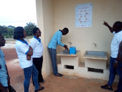 S&eacute;ances de sensibilisation &agrave; l'hygi&egrave;ne au Groupe Scolaire de N&rsquo;Gattakro