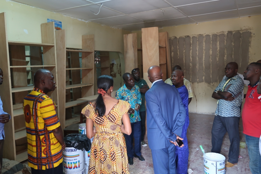 Am&eacute;nagement de la biblioth&egrave;que du Lyc&eacute;e Moderne de Dimbokro